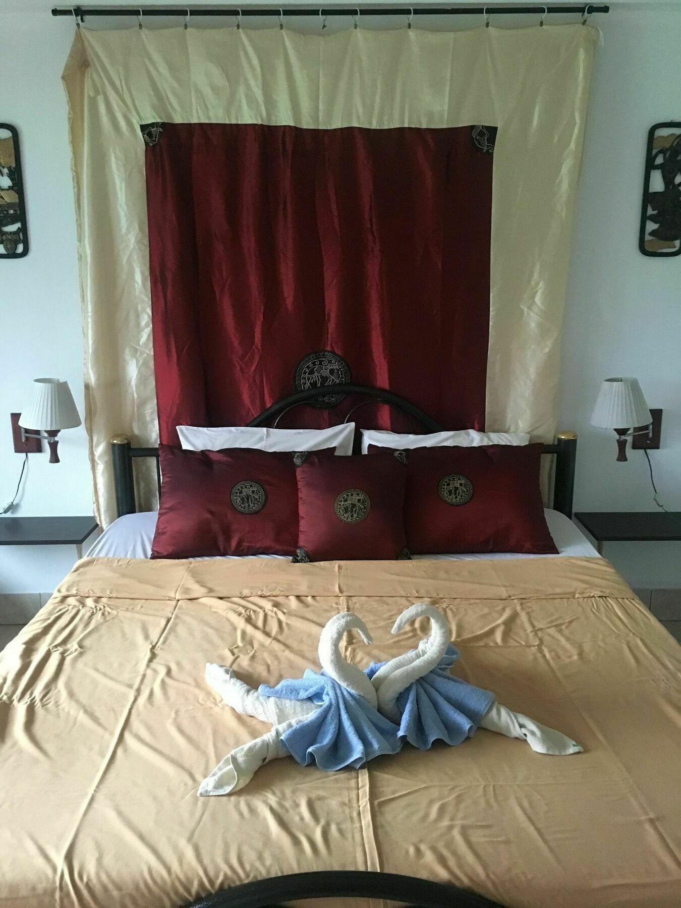 Bellmans Restaurant & Guesthouse Karon Buitenkant foto