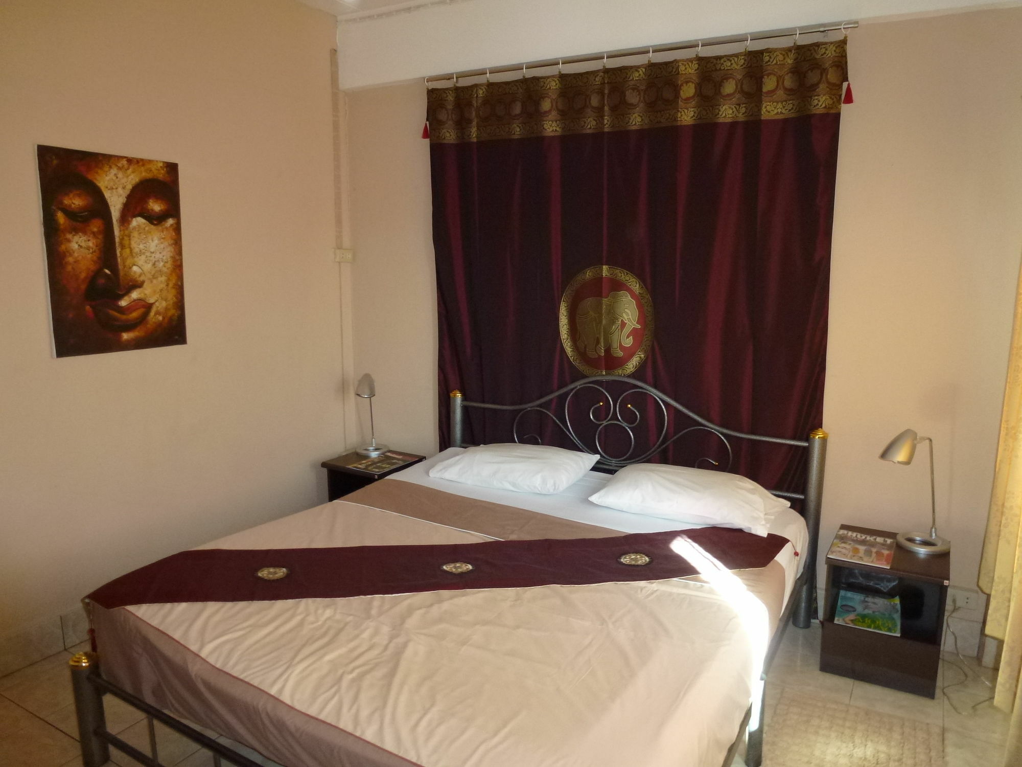Bellmans Restaurant & Guesthouse Karon Buitenkant foto