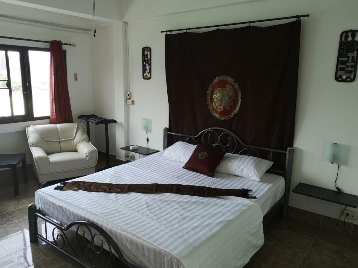 Bellmans Restaurant & Guesthouse Karon Buitenkant foto